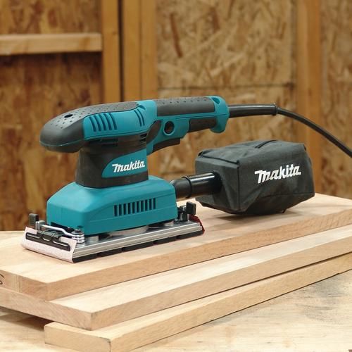 Lixadeira orbital para uso de lixa 93 x 228 mm 190 watts com coletor de p� - BO3710  110V