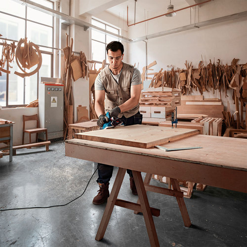 Plaina el�trica 700 watts corte por passada de 2,6 mm - GHO 700  220V