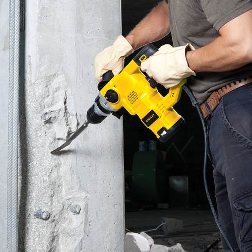 Martelete Perfurador e Rompedor 1.250 watts 3,5 joules SDS Plus com kit de acess�rios - STHR1232K  220V