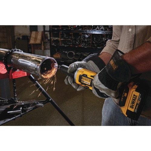 Retificadeira a bateria 20V Brushless Sem bateria - DCG426B Retificadeira a bateria 20V Brushless Sem bateria - DCG426B
