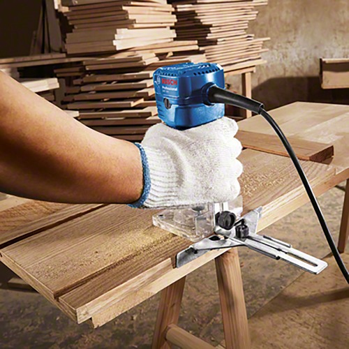 Tupia manual 550 watts com pin�a de 6 mm e 1/4