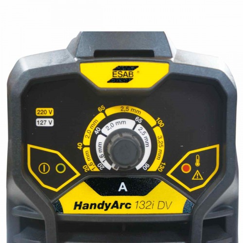 Inversora de solda 90/130A bivolt HandyArc 132i DV + Máscara de auto-escurecimento 110V/220V Inversora de solda 90/130A bivolt HandyArc 132i DV + Máscara de auto-escurecimento 110V/220V