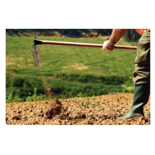 Enxada larga forjada com cabo de madeira 130 cm