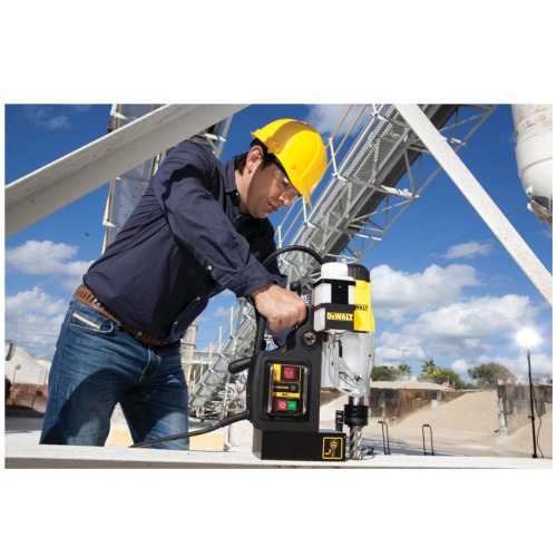 Furadeira com base magnética 1150 watts 2 velocidades mecânicas - DWE1622K 220V Furadeira com base magnética 1150 watts 2 velocidades mecânicas - DWE1622K 220V