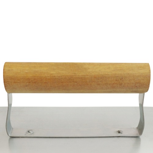 Desempenadeira em a�o com cabo de madeira 