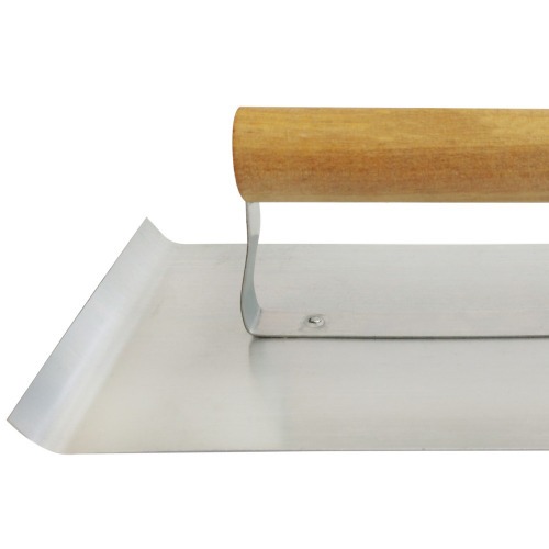 Desempenadeira em a�o com cabo de madeira 