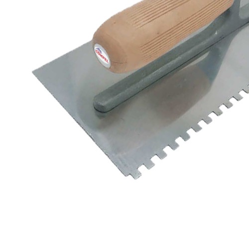 Desempenadeira em a�o dentada 42 x 12 cm