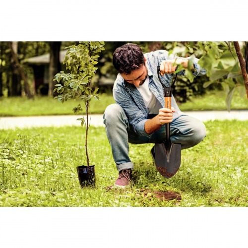 P� de bico pequena com cabo de madeira 45 cm 