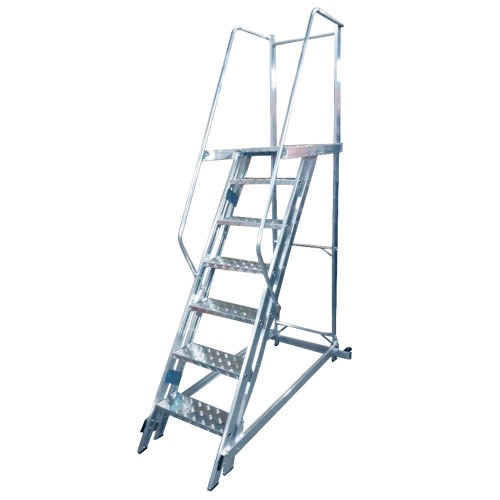 Escada plataforma de alumínio 1.75 m c/ 6 degraus + patamar Escada plataforma de alumínio 1.75 m c/ 6 degraus + patamar