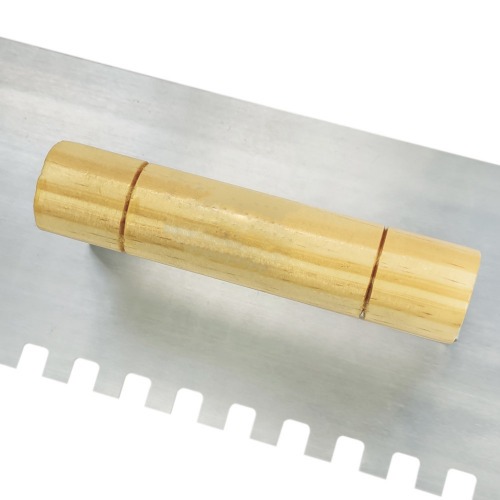 Desempenadeira em a�o dentada com cabo de madeira 12 x 25,5 cm