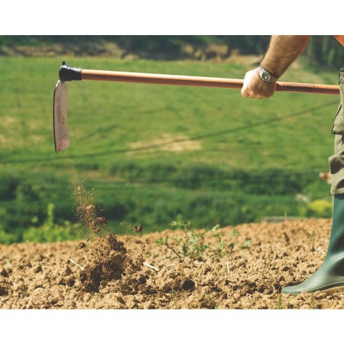 Enxadão largo com cabo de madeira 130 cm Enxadão largo com cabo de madeira 130 cm