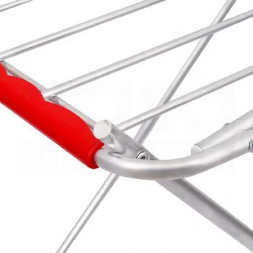 Varal de chão 56 x 80 x 88 cm em alumínio Varal de chão 56 x 80 x 88 cm em alumínio