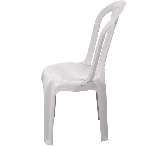 Conjunto de mesa Coruripe com 4 cadeiras pl�sticas sem bra�o