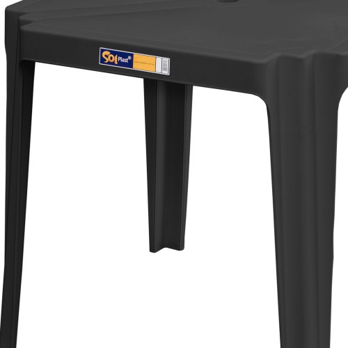 Conjunto de mesa Coruripe com 4 cadeiras pl�sticas sem bra�o