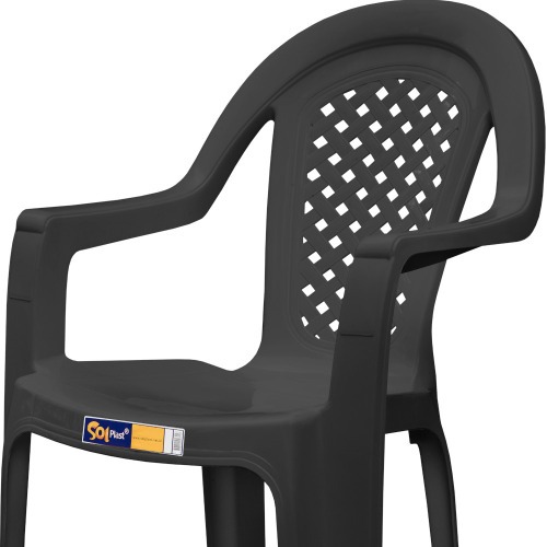 Conjunto de mesa Coruripe com 4 cadeiras pl�sticas com bra�o