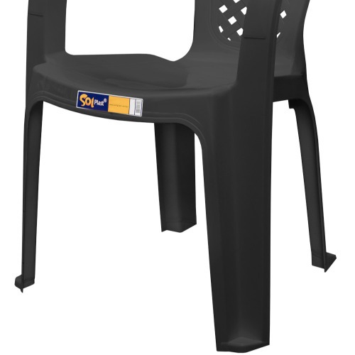 Conjunto de mesa Coruripe com 4 cadeiras pl�sticas com bra�o