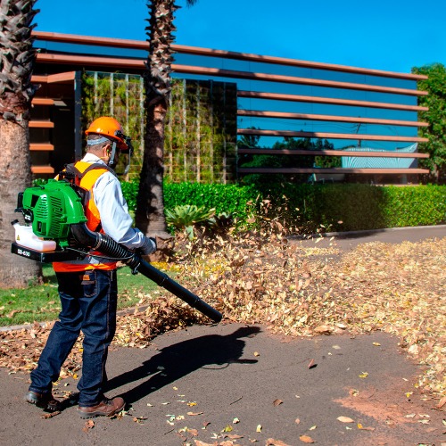 Soprador de folhas costal a gasolina 63,3 cc 3,1 hp - SB-630 Soprador de folhas costal a gasolina 63,3 cc 3,1 hp - SB-630