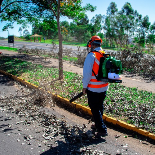 Soprador de folhas costal a gasolina 63,3 cc 3,1 hp - SB-630 Soprador de folhas costal a gasolina 63,3 cc 3,1 hp - SB-630