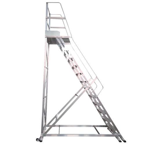 Escada plataforma de alum�nio 3.25 m c/ 12 degraus + patamar 