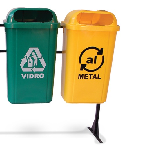 Kit com 4 lixeiras de 50 L para coleta seletiva com trave met�lica e suporte pl�stico - KTLX50PL