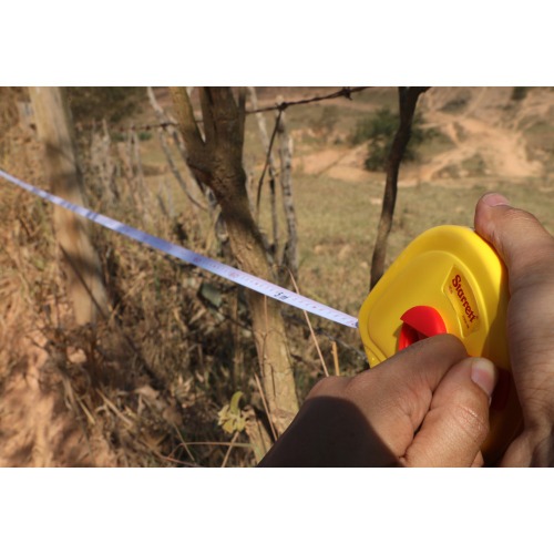 Trena longa com fita em fibra de vidro 13 mm x 20m caixa fechada - KTS638 Trena longa com fita em fibra de vidro 13 mm x 20m caixa fechada - KTS638