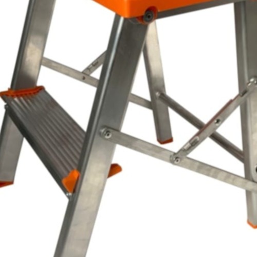 Escada banqueta de alum�nio 1 degrau + patamar - BAQ002