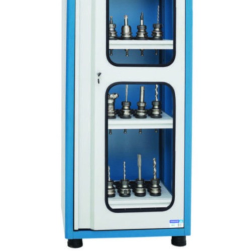 Arm�rio com capacidade para 48 cones porta de vidro