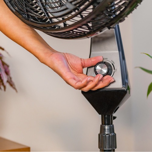 Ventilador de coluna 50 cm oscilante 8 p�s com 3 velocidades - Flow Turbo  220V