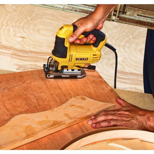 Serra tico tico 650 watts velocidade vari�vel e a��o pendular - DWE300  220V