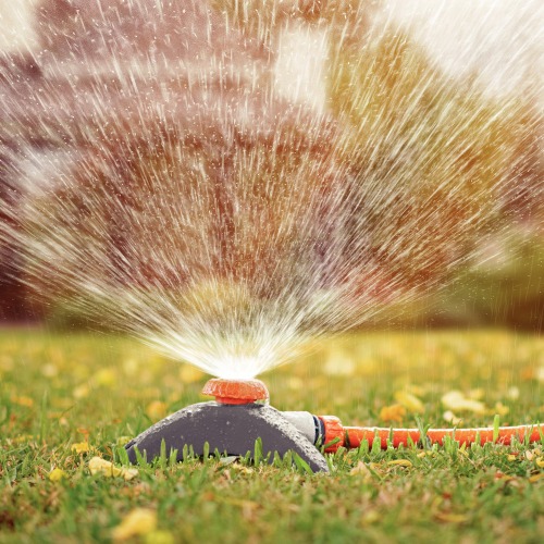 Aspersor est�tico com base de apoio e pontalete para engate r�pido