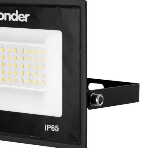 Refletor LED 50W 3.500 l�mens 6500K luz branca  110V/220V
