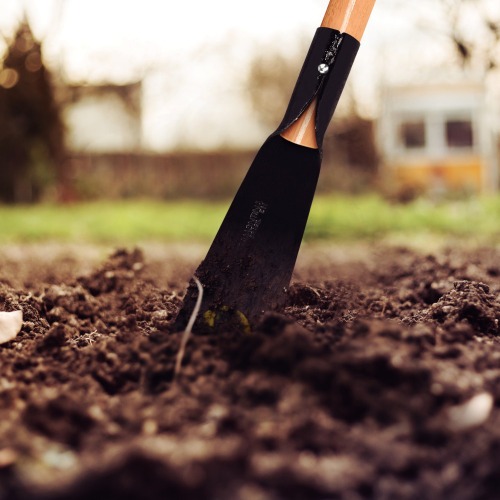 Cavadeira reta com cabo de madeira 1,20 m Cavadeira reta com cabo de madeira 1,20 m