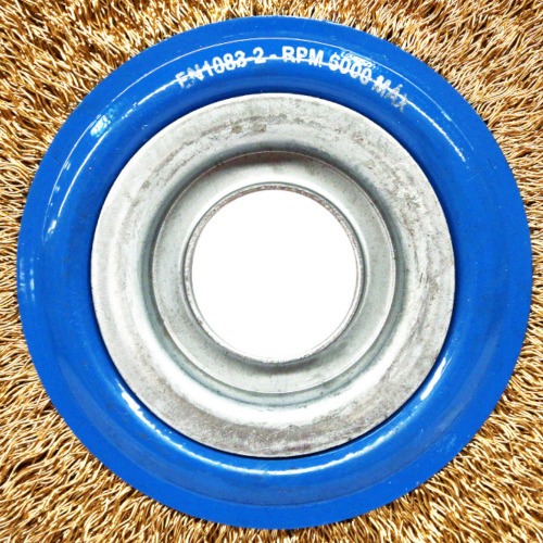 Escova circular ondulada latonada 152,4 x 19 mm