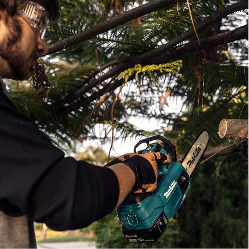 Motosserra a bateria com sabre de 10 Motosserra a bateria com sabre de 10