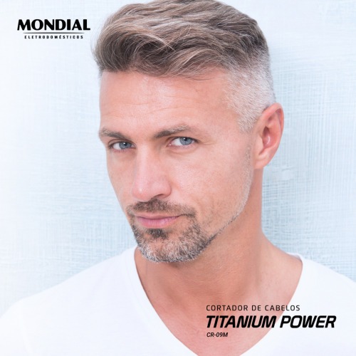 M�quina de cortar cabelo com maleta e acess�rios Titanium Power - CR-09M  110V