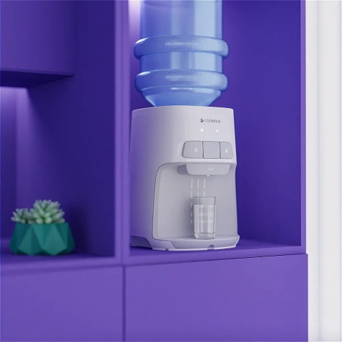 Bebedouro de mesa refrigerado eletr�nico bivolt - Agu�  110V/220V