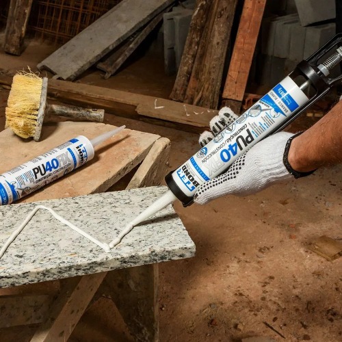 Adesivo multiuso em poliuretano 280 ml/387g - PU40FIX 