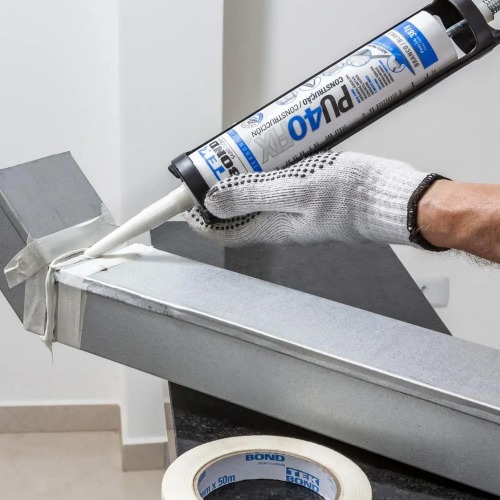 Adesivo multiuso em poliuretano 280 ml/387g - PU40FIX 