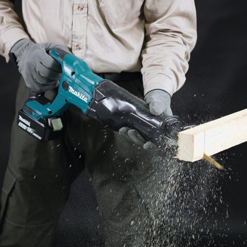 Serra sabre a bateria 18 volts Sem Bateria - DJR186Z