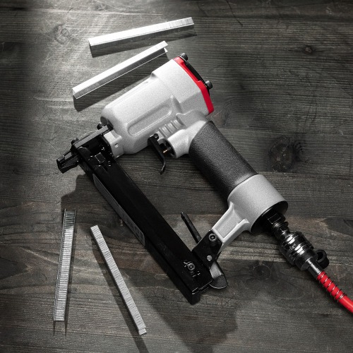 Grampeador pneum�tico capacidade de 10 a 22 mm