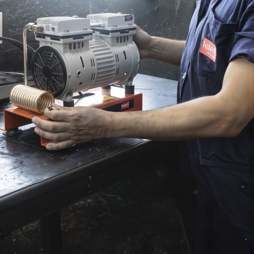 Compressor de ar direto 5,33 p�s 1 hp isento de �leo - CP05  220V