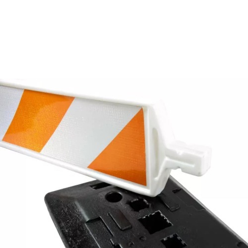 Barreira pl�stica vertical para sinaliza��o 1,30 m base de borracha - LAMELA