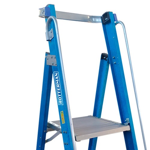 Escada plataforma fibra de vidro 3 degraus 1,20 m com rodas e corrim�o - PAF120