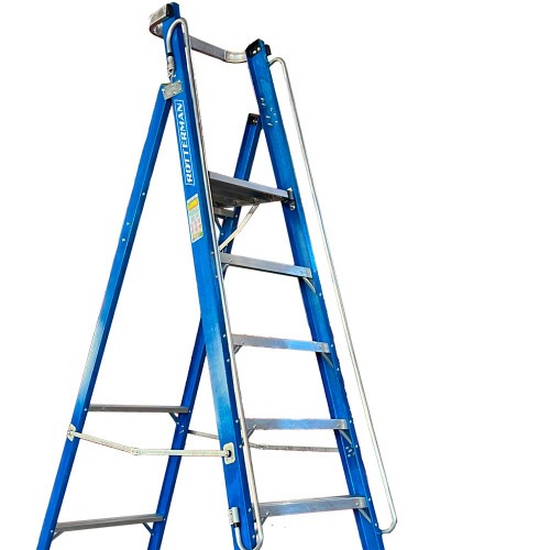 Escada plataforma fibra de vidro 7 degraus 2,4 m com rodas e corrim�o - PAF240