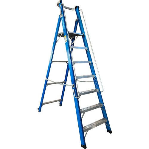 Escada plataforma fibra de vidro 6 degraus 2,1 m com rodas e corrim�o - PAF210