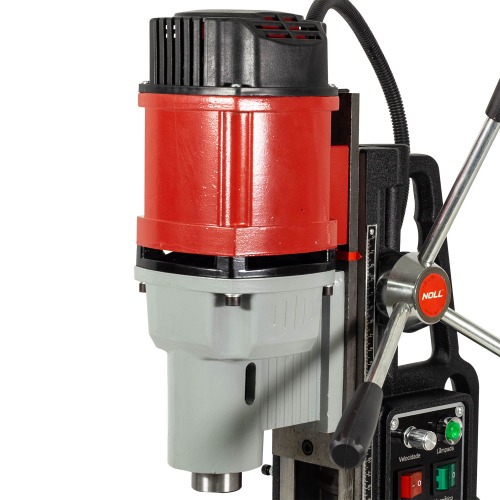 Furadeira com base magn�tica 1.900W revers�vel com acess�rios - FBM-80N  220V