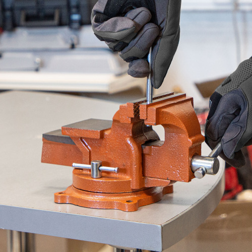 Torno de bancada com base girat�ria N�4 