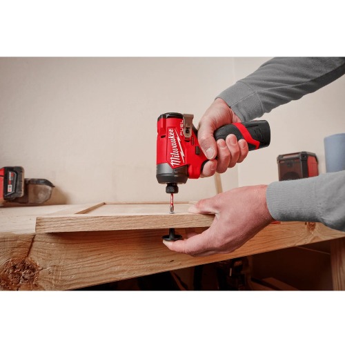 Parafusadeira de impacto a bateria 12V 1/4