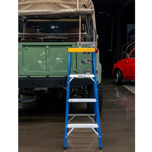 Escada tesoura simples em fibra de vidro 3 degraus + patamar 1,20 m- Premium