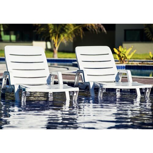 Kit 2 Espregui�adeiras em polipropileno 4 posi��es branca - Leblon